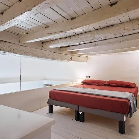 Brera-moscova Centro Storico, Wi-fi E Netflix Appartement